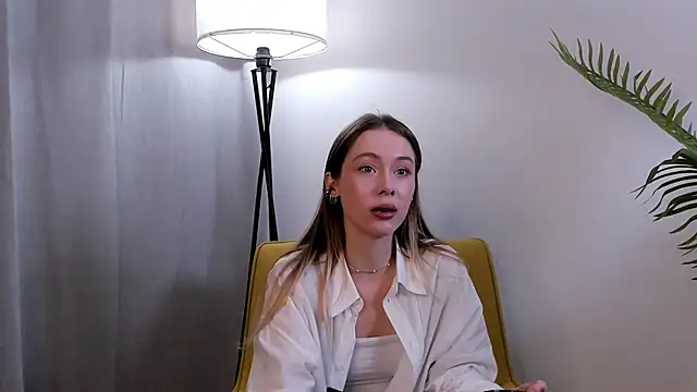 IsobelNale online show from November 12, 2025, 8:40 am