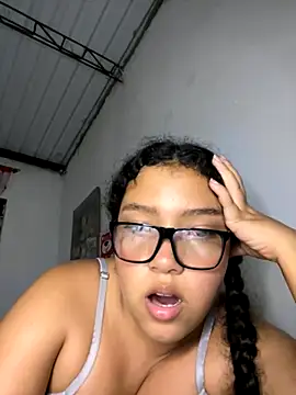 PetiteKattia online show from January 7, 2026, 4:28 am