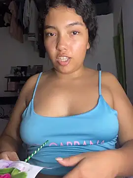 PetiteKattia online show from March 14, 2026, 4:07 am