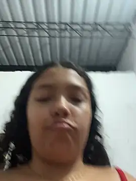 PetiteKattia online show from February 8, 2026, 4:32 am