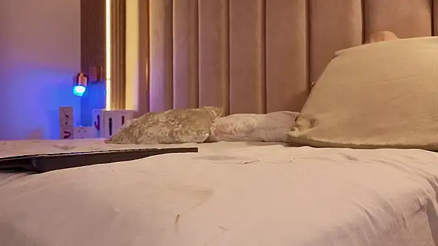 Iamnyxy online show from March 19, 2026, 11:32 am