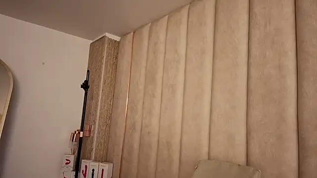 Iamnyxy online show from April 14, 2026, 11:37 am