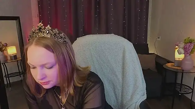 Elizabeth Walson online show from November 18, 2025, 12:41 pm