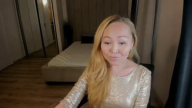 BELLA TAiLOR online show from November 12, 2025, 9:46 am