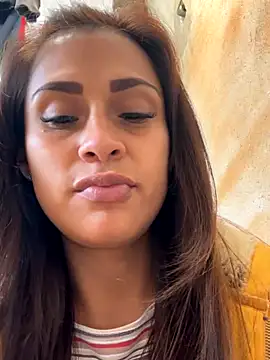 Snapshot of valeria_absurdah chatting on November 29, 2025, 7:36 pm valeria absurdah online show from November 29, 2025, 7:36 pm