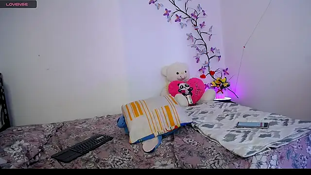 Snapshot of Camila_tv chatting on April 19, 2026, 6:10 pm Camila tv online show from April 19, 2026, 6:10 pm
