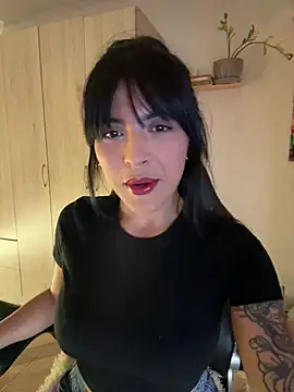 Snapshot of Cristal_Cerati_ chatting on June 20, 2026, 1:32 am Cristal Cerati online show from June 20, 2026, 1:32 am