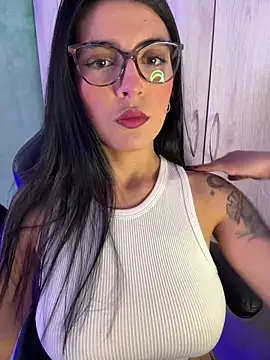 Cristal Cerati  online show from November 27, 2025, 4:18 pm