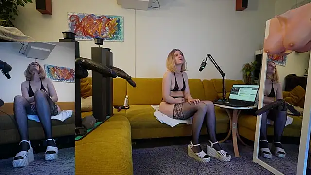 SUZANNEXXXXXX online show from May 8, 2026, 9:07 pm