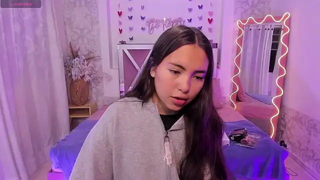 ISABELA TAY online show from March 10, 2026, 11:36 am