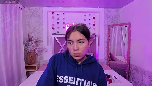 ISABELA TAY online show from March 12, 2026, 11:47 am