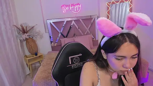 ISABELA TAY online show from November 22, 2025, 11:53 am