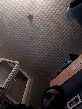 hotguy71000 online show from April 20, 2026, 10:44 pm