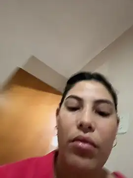 Snapshot of Anna_Bitch_Disgusting chatting on November 28, 2025, 12:00 am Anna Bitch Disgusting online show from November 28, 2025, 12:00 am