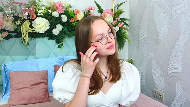 Snapshot of MadisonSmitt chatting on November 23, 2025, 5:06 am MadisonSmitt online show from November 23, 2025, 5:06 am