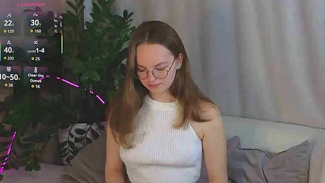 Snapshot of MadisonSmitt chatting on November 14, 2025, 5:11 am MadisonSmitt online show from November 14, 2025, 5:11 am