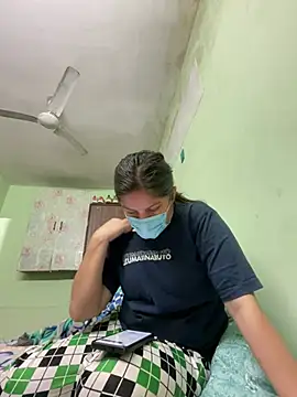 Cute hotzara online show from March 27, 2026, 5:38 am