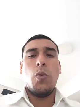 Solo privado online show from June 10, 2026, 7:26 pm