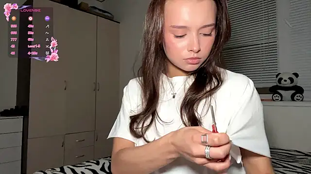 Snapshot of BabySofa chatting on November 23, 2025, 1:21 pm BabySofa online show from November 23, 2025, 1:21 pm