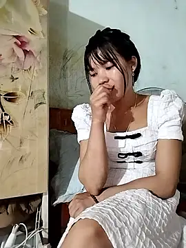 gugu0022 online show from April 2, 2026, 12:45 pm