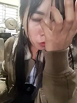 gugu0022 online show from February 12, 2026, 7:41 am