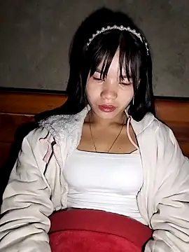 gugu0022 online show from February 5, 2026, 11:00 pm