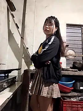 gugu0022 online show from March 29, 2026, 11:06 pm