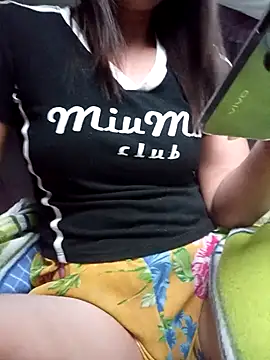 Snapshot of Lyly_sexyy chatting on December 5, 2025, 12:43 am Lyly sexyy online show from December 5, 2025, 12:43 am