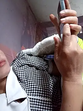 Snapshot of Lyly_sexyy chatting on December 2, 2025, 12:44 am Lyly sexyy online show from December 2, 2025, 12:44 am