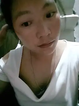 Snapshot of Micky_baby chatting on July 6, 2026, 5:04 pm Micky baby online show from July 6, 2026, 5:04 pm