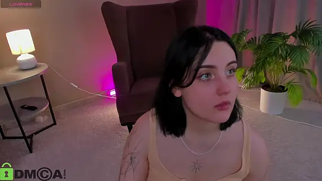 Snapshot of hey_tessa chatting on November 23, 2025, 11:42 am hey tessa online show from November 23, 2025, 11:42 am