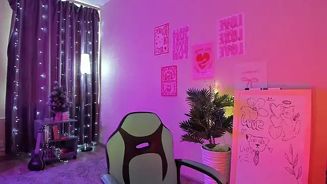 luna lust 212 online show from March 6, 2026, 4:29 am