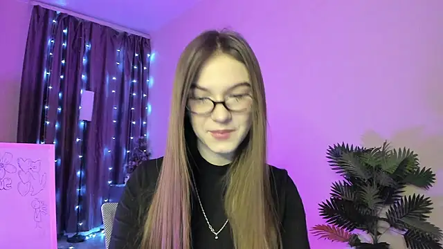 luna lust 212 online show from February 14, 2026, 4:13 am