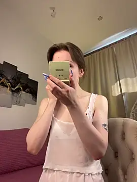Shy Vivi online show from June 14, 2026, 1:23 pm