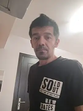 Snapshot of Dale_E chatting on October 30, 2025, 5:17 am Dale E online show from October 30, 2025, 5:17 am