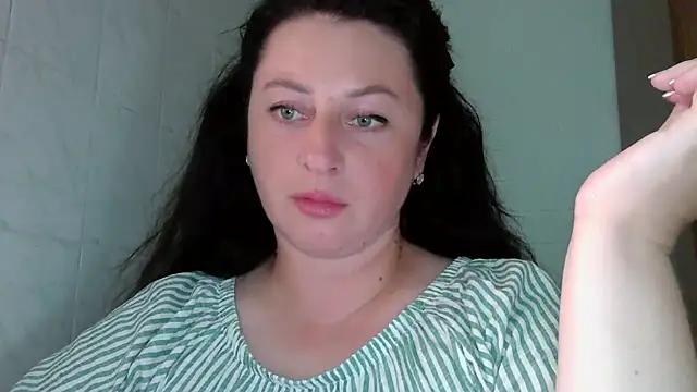 MelinaAx online show from July 14, 2026, 7:31 pm