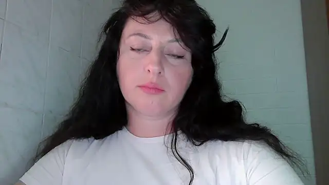 MelinaAx online show from July 18, 2026, 7:00 pm