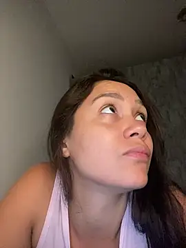 carolsapequinha online show from February 16, 2026, 11:02 pm