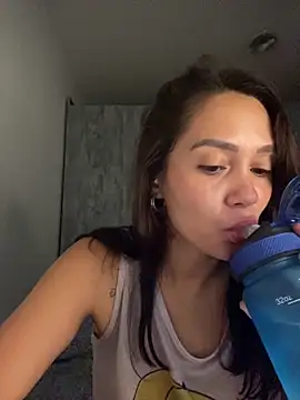 carolsapequinha online show from April 9, 2026, 10:21 am