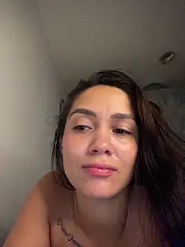 carolsapequinha online show from April 12, 2026, 10:29 am