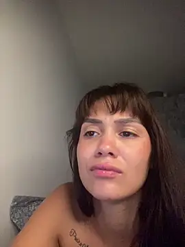 carolsapequinha online show from April 17, 2026, 11:24 am