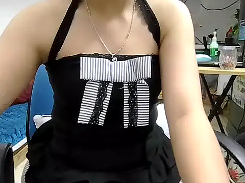 emii207 online show from November 29, 2025, 12:38 pm