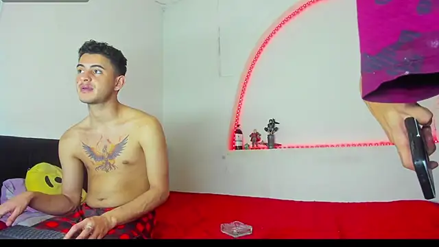 kaiborman00 online show from December 15, 2025, 3:12 am