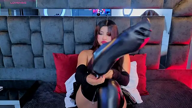 IssaJones  online show from March 9, 2026, 7:17 pm