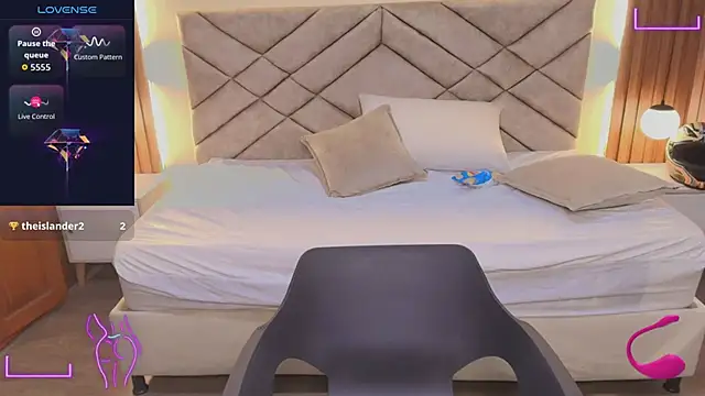 Snapshot of Laracooper_ chatting on February 14, 2026, 7:36 pm Laracooper online show from February 14, 2026, 7:36 pm