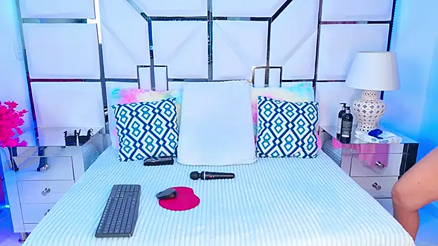 VeronicaSttar online show from February 11, 2026, 12:05 pm