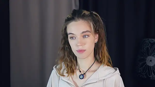 Snapshot of UteKolic chatting on November 13, 2025, 3:27 pm UteKolic online show from November 13, 2025, 3:27 pm