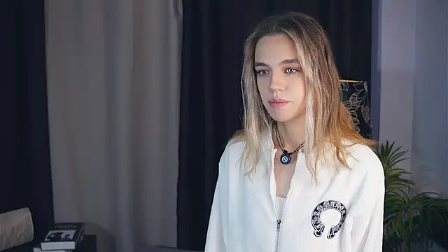 Snapshot of UteKolic chatting on November 16, 2025, 8:19 am UteKolic online show from November 16, 2025, 8:19 am