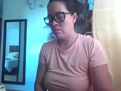 Snapshot of caroline_47 chatting on April 30, 2026, 3:30 pm caroline 47 online show from April 30, 2026, 3:30 pm