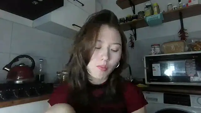 DeenaCaho online show from December 5, 2025, 2:37 pm